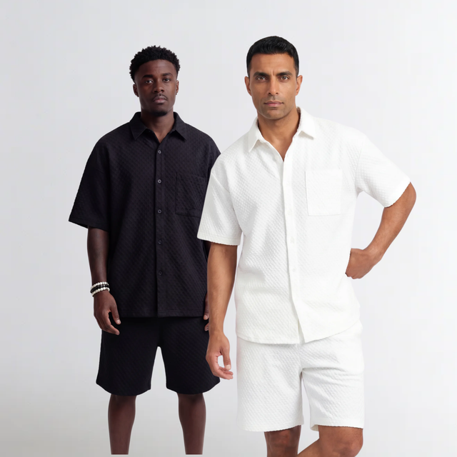 סטים וחליפות